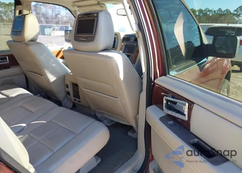 2011 Lincoln Navigator z USA, uszkodzony, nr VIN 5LMJJ2H55BEJ03572